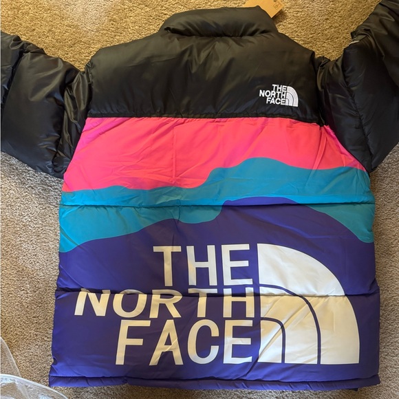 Brand new in package the North Face big logo down jacket - Picture 1 of 3